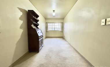 CASA VENTA ACASSUSO 9 AMBIENTES JARDIN PISCINA COCHERA