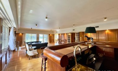 CASA VENTA ACASSUSO 9 AMBIENTES JARDIN PISCINA COCHERA