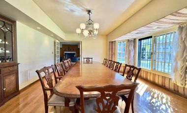 CASA VENTA ACASSUSO 9 AMBIENTES JARDIN PISCINA COCHERA