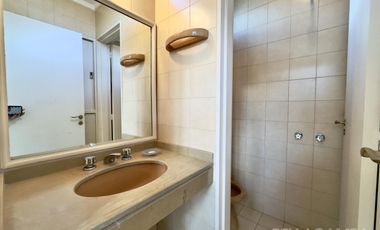 CASA VENTA ACASSUSO 9 AMBIENTES JARDIN PISCINA COCHERA