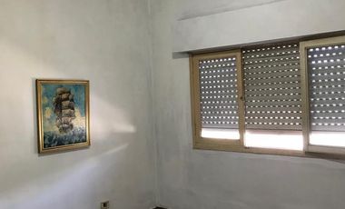 Casa en venta - 2 Dormitorios 1 Baño 1 Cochera - 223Mts2 - Quilmes Oeste