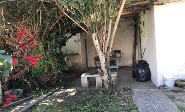 Casa en venta - 2 Dormitorios 1 Baño 1 Cochera - 223Mts2 - Quilmes Oeste