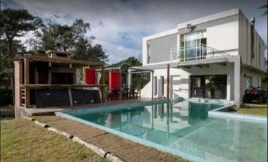 Casa en venta - 3 Dormitorios 3 Baños - Cochera - 490Mts2 - Valeria del Mar