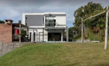 Casa en venta - 3 Dormitorios 3 Baños - Cochera - 490Mts2 - Valeria del Mar