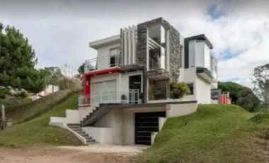 Casa en venta - 3 Dormitorios 3 Baños - Cochera - 490Mts2 - Valeria del Mar