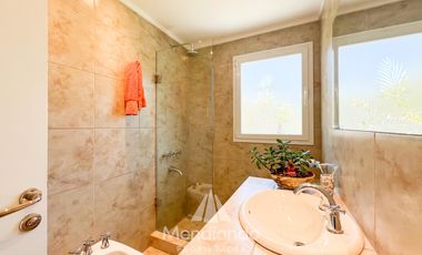 Casa IMPECABLE en San Patricio 2 dormitorios en suite - Cochera quincho y Parque