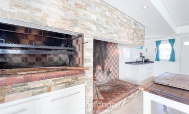 Casa IMPECABLE en San Patricio 2 dormitorios en suite - Cochera quincho y Parque