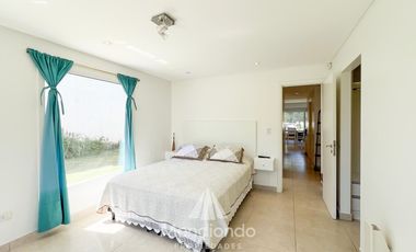 Casa IMPECABLE en San Patricio 2 dormitorios en suite - Cochera quincho y Parque