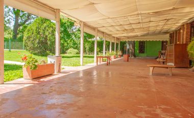 Terreno único en Maschwitz - Amplio potencial - Hoy complejo deportivo y casa de eventos -