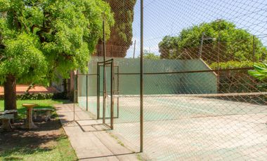 Terreno único en Maschwitz - Amplio potencial - Hoy complejo deportivo y casa de eventos -