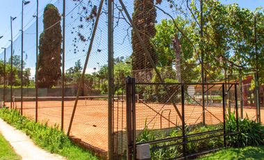 Terreno único en Maschwitz - Amplio potencial - Hoy complejo deportivo y casa de eventos -