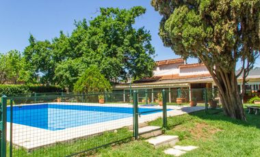 Terreno único en Maschwitz - Amplio potencial - Hoy complejo deportivo y casa de eventos -