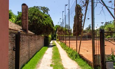 Terreno único en Maschwitz - Amplio potencial - Hoy complejo deportivo y casa de eventos -