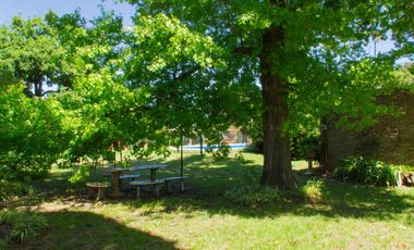 Terreno único en Maschwitz - Amplio potencial - Hoy complejo deportivo y casa de eventos -