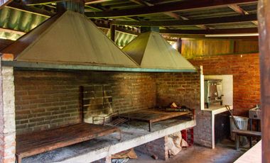 Terreno único en Maschwitz - Amplio potencial - Hoy complejo deportivo y casa de eventos -