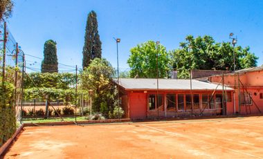 Terreno único en Maschwitz - Amplio potencial - Hoy complejo deportivo y casa de eventos -