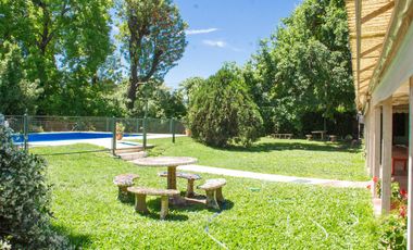 Terreno único en Maschwitz - Amplio potencial - Hoy complejo deportivo y casa de eventos -