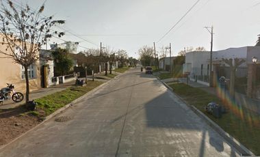 Casa en venta - 2 Dormitorios 1 Baño - Cochera - 330Mts2 - Lincoln