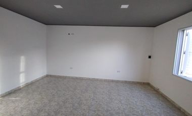 Casa en venta - 2 Dormitorios 1 Baño - Cochera - 330Mts2 - Lincoln