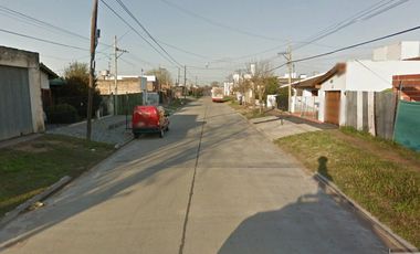 Casa en venta - 2 Dormitorios 1 Baño - Cochera - 330Mts2 - Lincoln