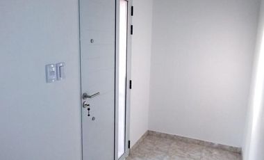 Casa en venta - 2 Dormitorios 1 Baño - Cochera - 330Mts2 - Lincoln