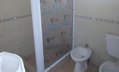 Casa en venta - 2 Dormitorios 1 Baño - Cochera - 330Mts2 - Lincoln