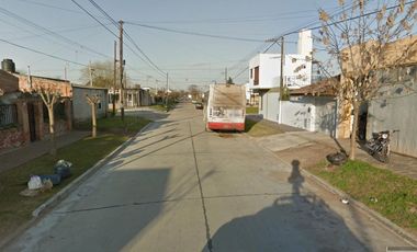 Casa en venta - 2 Dormitorios 1 Baño - Cochera - 330Mts2 - Lincoln