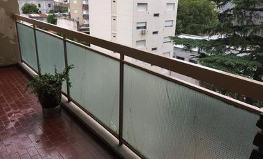 HERMOSO SEMIPISO 5 AMBIENTES