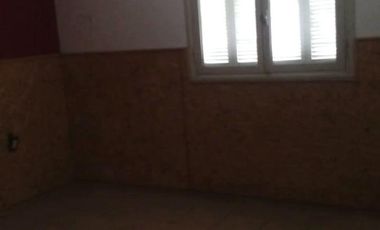 Casa en venta - 2 Dormitorios 1 Baño - 250Mts2 - Trenque Lauquen