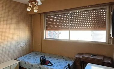 Departamento en venta - 4 Dormitorios 2 Baños - Castelar