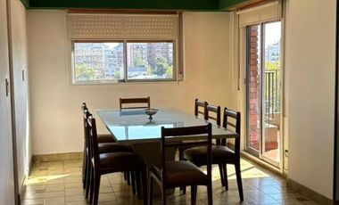 Departamento en venta - 4 Dormitorios 2 Baños - Castelar