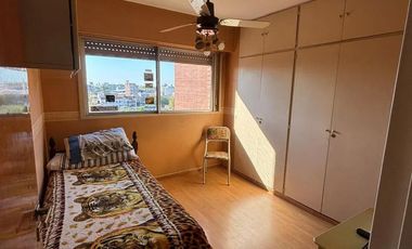Departamento en venta - 4 Dormitorios 2 Baños - Castelar