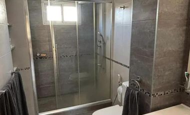 Departamento en venta - 4 Dormitorios 2 Baños - Castelar