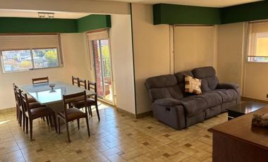 Departamento en venta - 4 Dormitorios 2 Baños - Castelar
