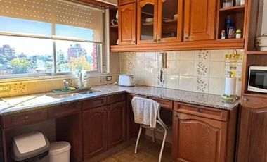 Departamento en venta - 4 Dormitorios 2 Baños - Castelar