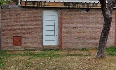 CASA JARDIN Y PILETA dos lotes en BAIGORRIA