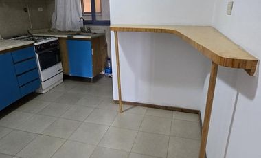 AMPLIO DEPARTAMENTO DE 2 AMBIENTES CON BALCON SOBRE AVENIDA LIBERTADOR EN VENTA. VICENTE LOPEZ