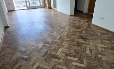 AMPLIO DEPARTAMENTO DE 2 AMBIENTES CON BALCON SOBRE AVENIDA LIBERTADOR EN VENTA. VICENTE LOPEZ