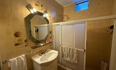 PH casa tres ambientes con patio a la venta en Bernal