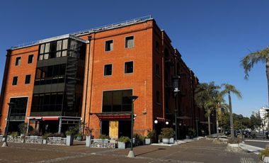 Local en  alquiler en Puerto Madero