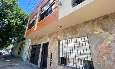 PH en venta - 3 Dormitorios 2 Baños - 156Mts2 - La Plata