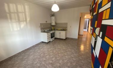 Departamento en venta - 2 Dormitorios 1 Baño - Cochera - 77Mts2 - Quilmes