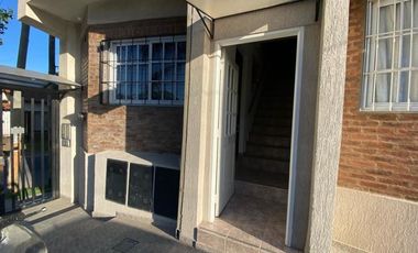 Departamento en venta - 2 Dormitorios 1 Baño - Cochera - 77Mts2 - Quilmes