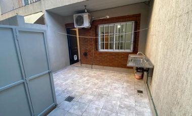 Departamento en venta - 2 Dormitorios 1 Baño - Cochera - 77Mts2 - Quilmes
