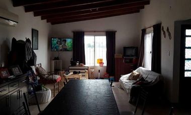 Casa en venta - 3 Dormitorios 1 Baño - Cocheras - 550Mts2 - Magdalena