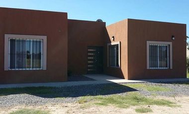 Casa en venta - 3 Dormitorios 1 Baño - Cocheras - 550Mts2 - Magdalena