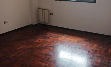 AMPLIO dpto. 3 dorm. Coc/Separada  3 baños z/ Patio Olmos