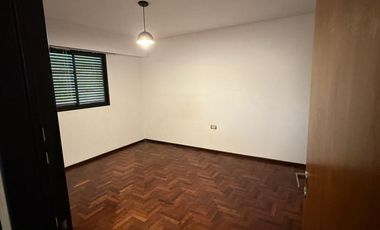 AMPLIO dpto. 3 dorm. Coc/Separada  3 baños z/ Patio Olmos