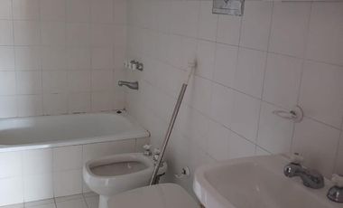 AMPLIO dpto. 3 dorm. Coc/Separada  3 baños z/ Patio Olmos