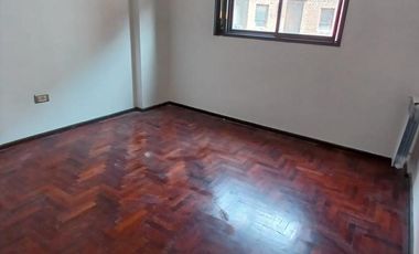 AMPLIO dpto. 3 dorm. Coc/Separada  3 baños z/ Patio Olmos